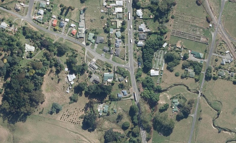 1 Feltham Street, Hunterville, Hunterville - Carousel 1