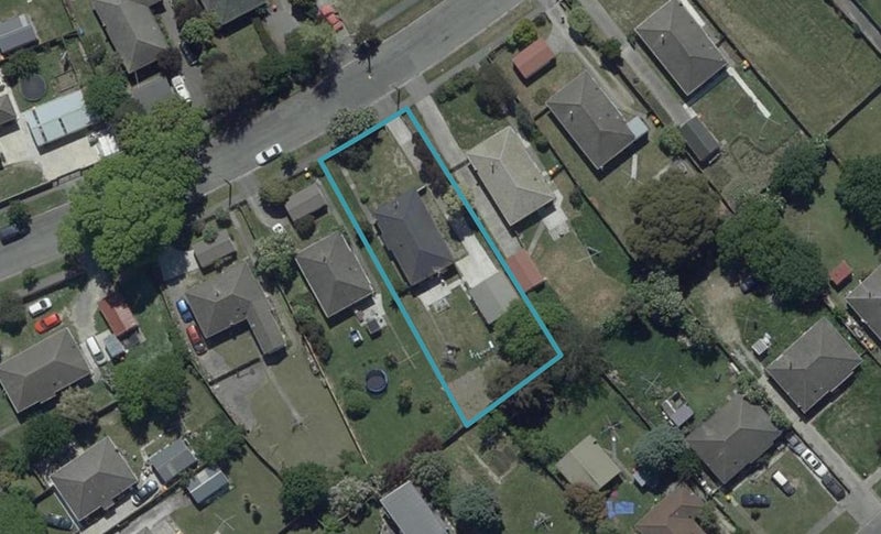 8 Hollyford Avenue, Bryndwr, Christchurch - Carousel 1