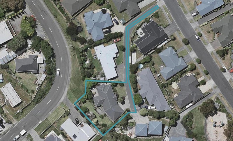 28 Lorna Irene Drive, Raumati South, Paraparaumu - Carousel 1