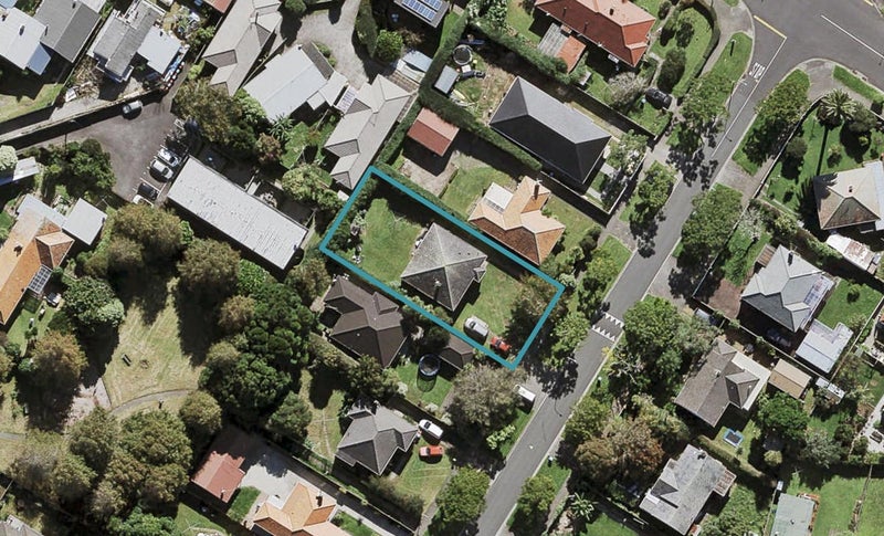 17 Kiwitea Street, Sandringham, Auckland - Carousel 1