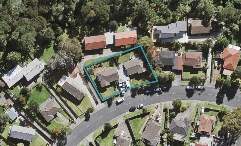 2/24 Spinella Drive, Bayview, Auckland - Carousel 1