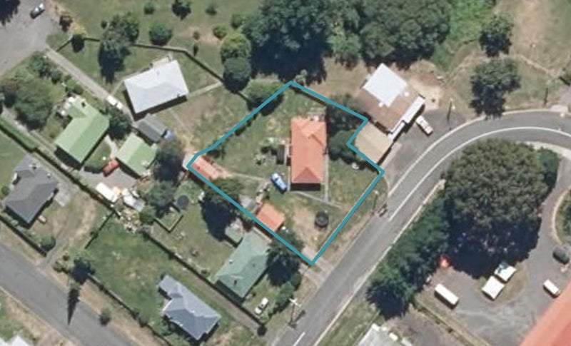 15 Rata Street, Ohakune - Carousel 1