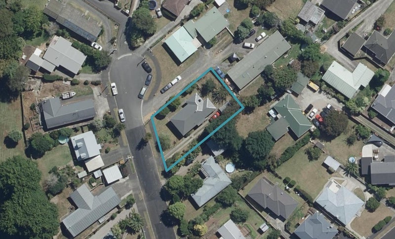 16 Kingsway Crescent, Forest Lake, Hamilton - Carousel 1