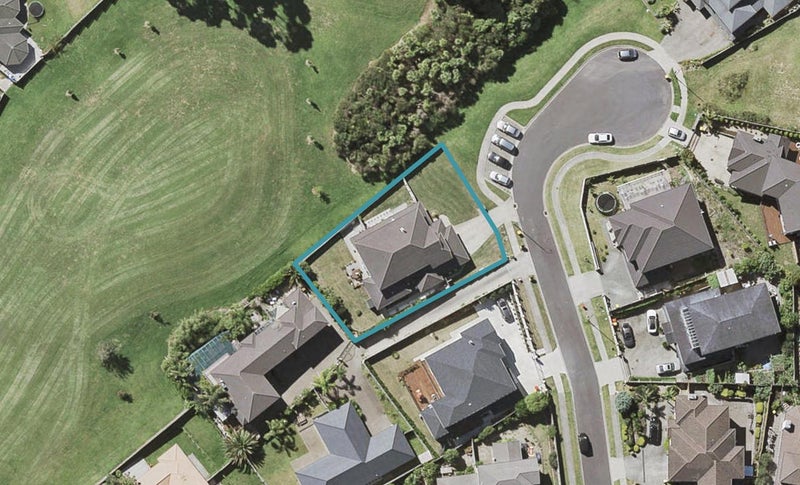 10 Lough Derg Place, Pinehill, Auckland - Carousel 1