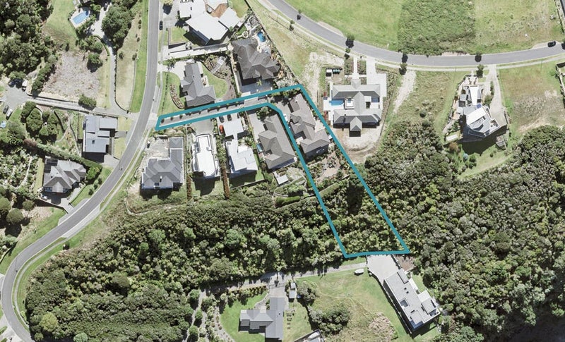 15 Beauvoir Avenue, Matakatia, Whangaparaoa - Carousel 1