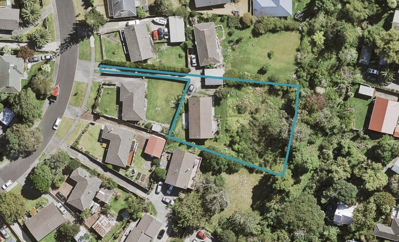 32 Roick Parade, Glen Eden, Auckland - Carousel 1