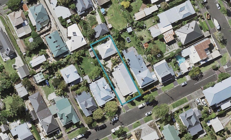 6 Patuone Avenue, Devonport, Auckland - Carousel 1