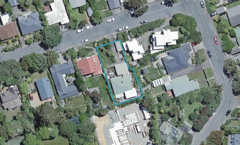 18 Waikare Street, Karori, Wellington - Carousel 1