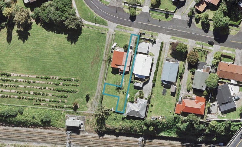 6/61 Clayburn Road, Glen Eden, Auckland - Carousel 1