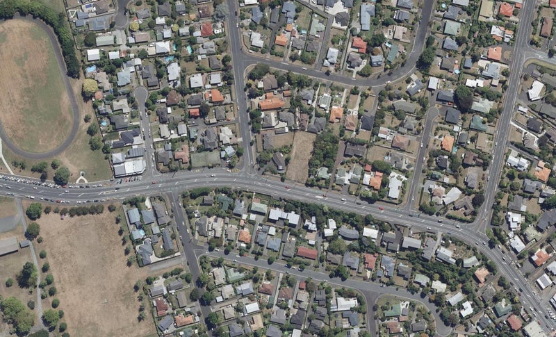 57 Cambridge Road, Hillcrest, Hamilton - Carousel 1