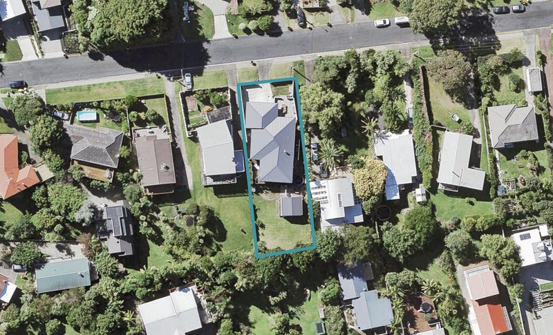14 Wyoming Avenue, Murrays Bay, Auckland - Carousel 1