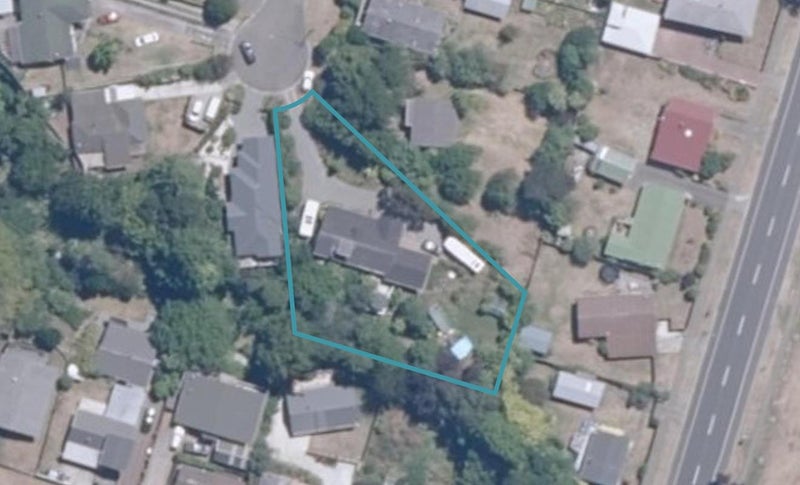 8 Gradwell Place, Two Mile Bay, Taupo - Carousel 1