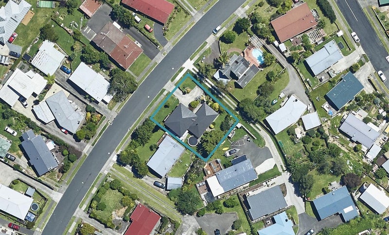 24 Jonathon Street, Brookfield, Tauranga - Carousel 1