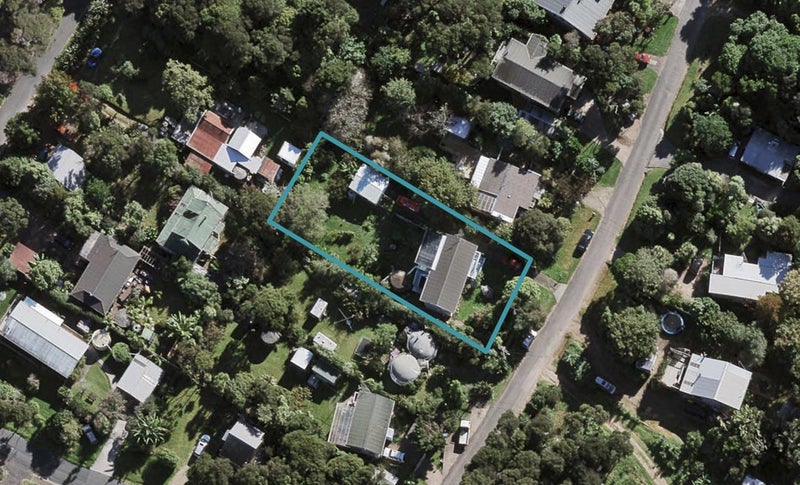 32 Whakarite Road, Ostend, Waiheke Island - Carousel 1