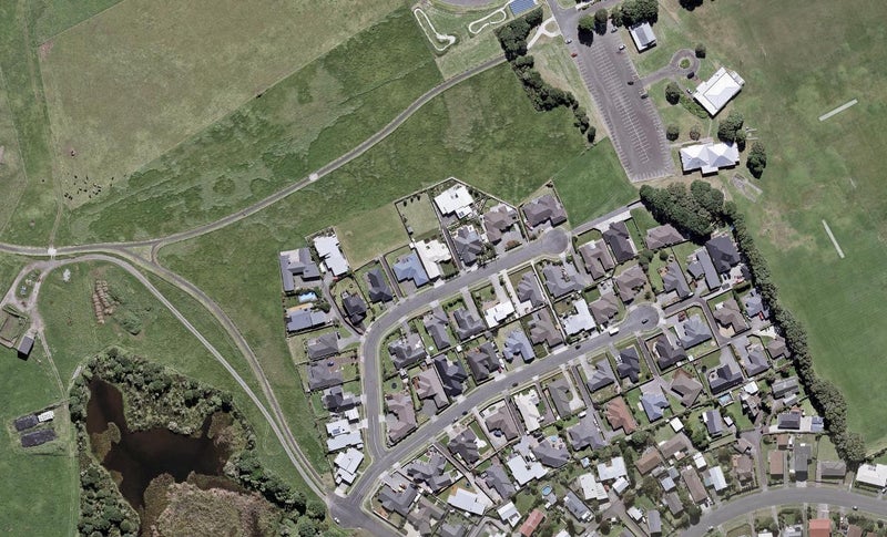 17 Dolphin Parade, Bell Block, New Plymouth - Carousel 1