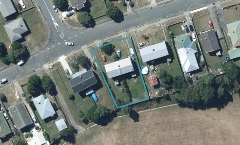 31 Niagara Street, Waitangirua, Porirua - Carousel 1