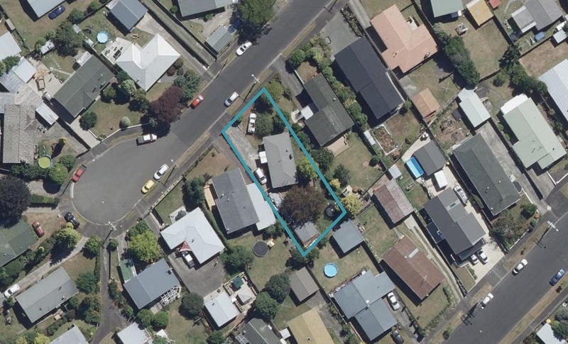 14 Patrick Place, Fitzroy, Hamilton - Carousel 1