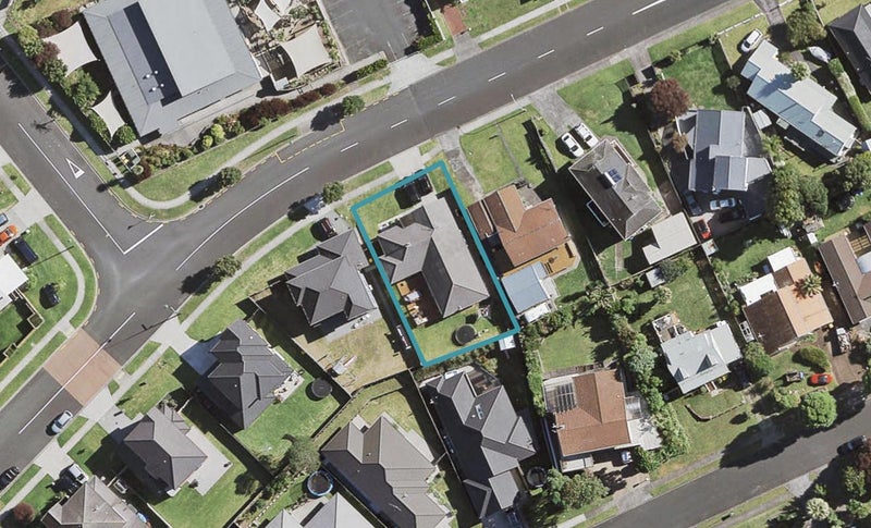 36 Hadley Wood Drive, Wattle Downs, Auckland - Carousel 1