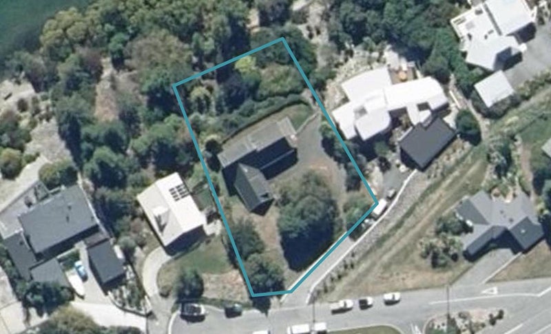 5 Lewis Road, KELVIN HEIGHTS, QUEENSTOWN - Carousel 1