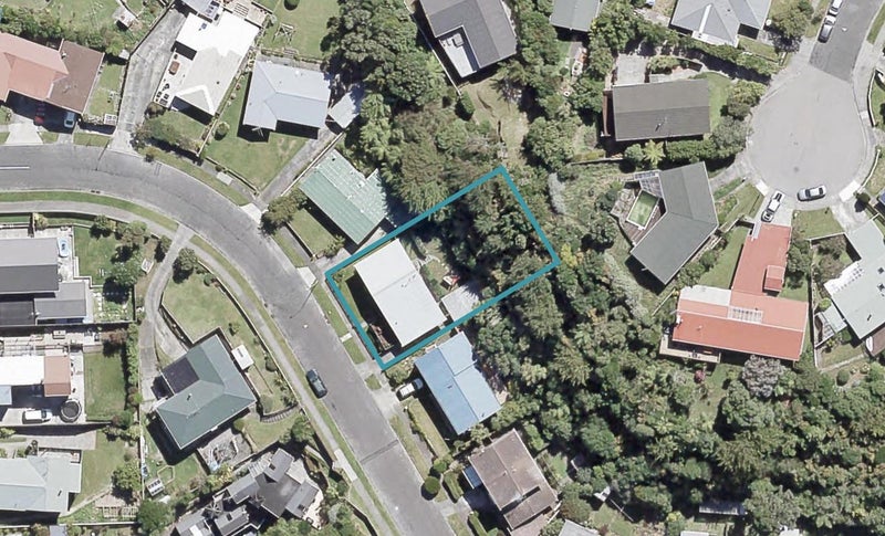 5 Laburnum Grove, Maungaraki, Lower Hutt - Carousel 1