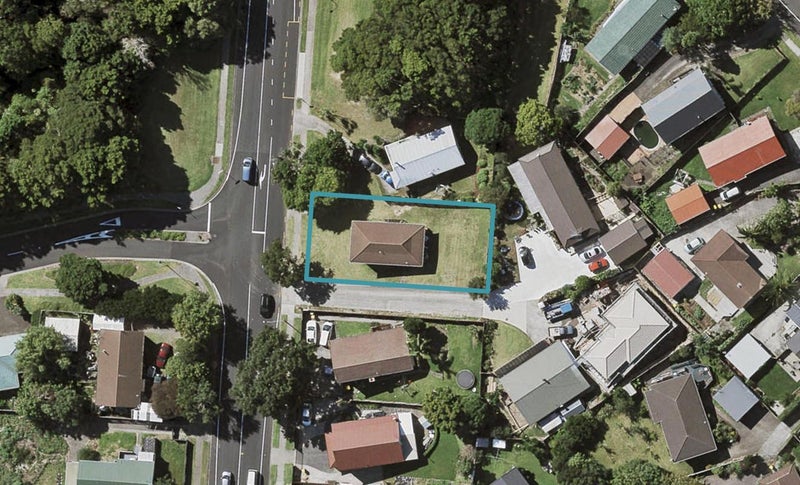 24 Everglade Drive, Goodwood Heights, Auckland - Carousel 1