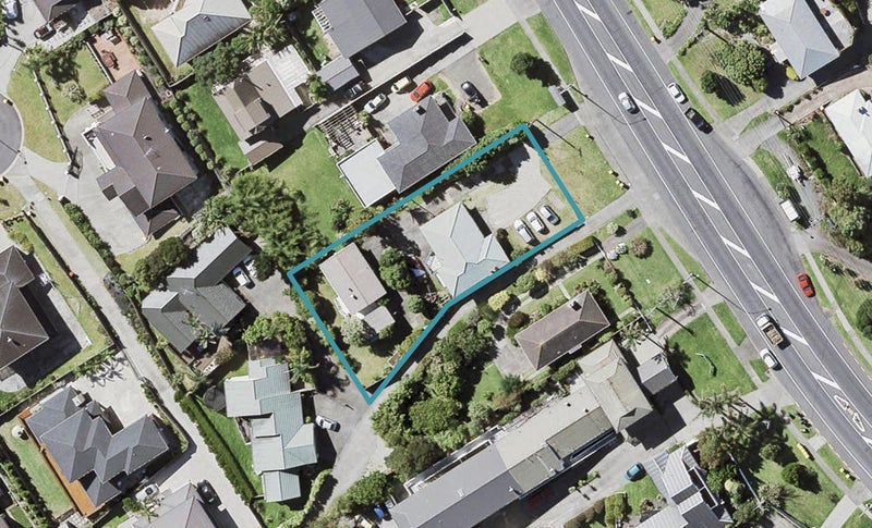 1/638 East Coast Road, Pinehill, Auckland - Carousel 1