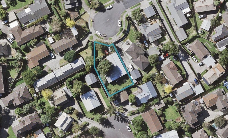 42 Darren Crescent, Half Moon Bay, Auckland - Carousel 1