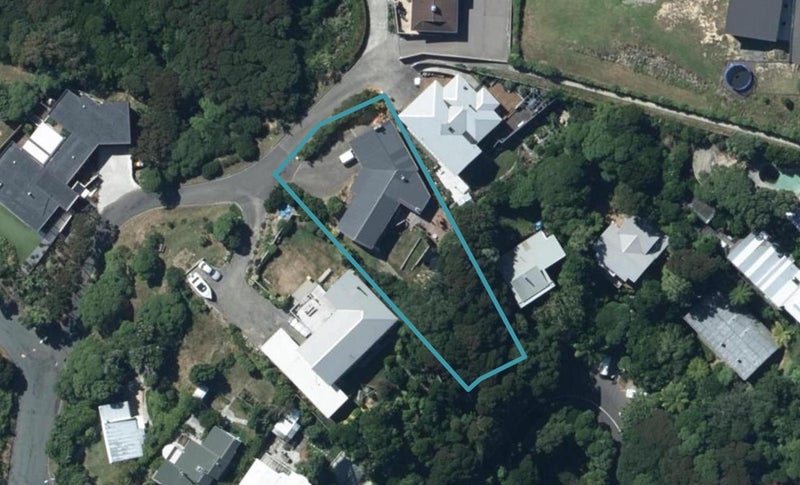 8 Toups Road, Plimmerton, Porirua - Carousel 1