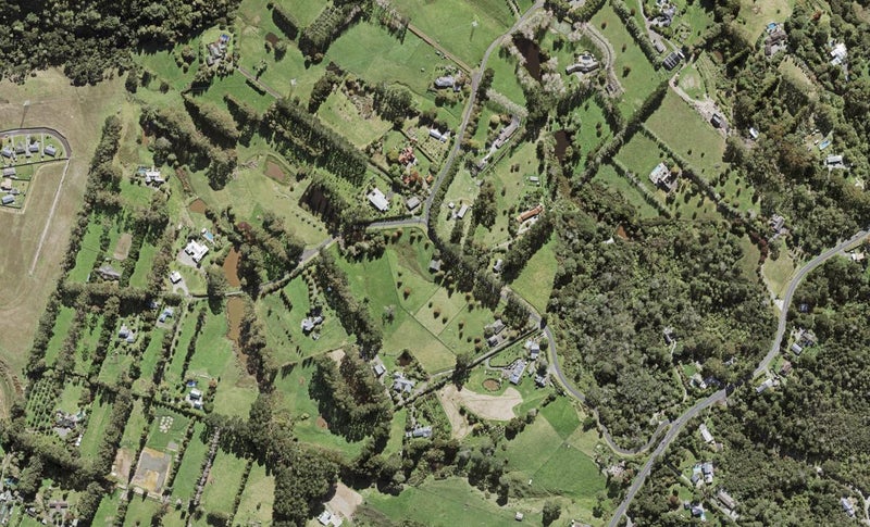 33A Hardens Lane, Paremoremo, Auckland - Carousel 1