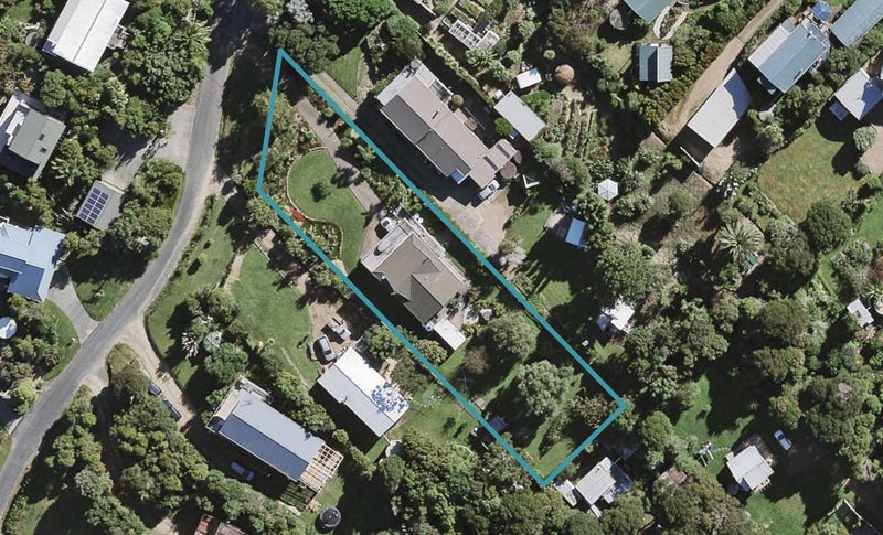 6 Huia Street, Oneroa, Waiheke Island - Carousel 1