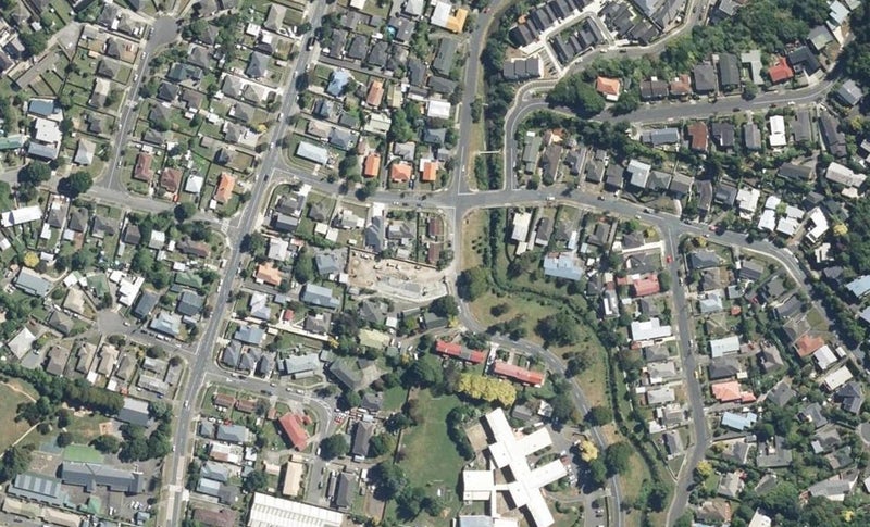 493 Riverside Drive, Fairfield, Lower Hutt - Carousel 1