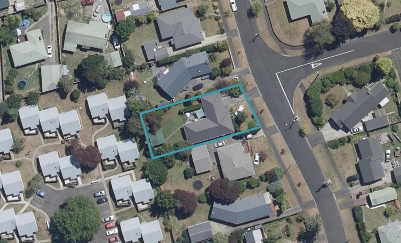 7 Augusta Street, Fairfield, Hamilton - Carousel 1