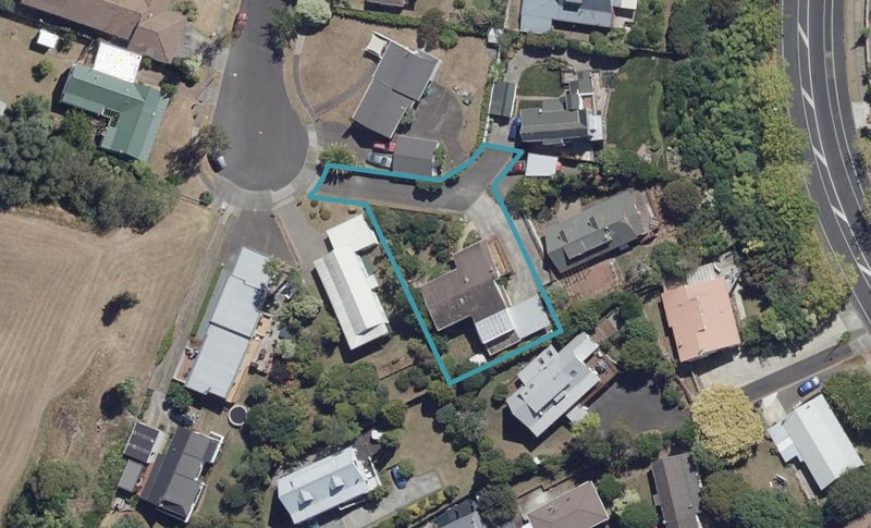 33 Ngaio Place, Pukete, Hamilton - Carousel 1