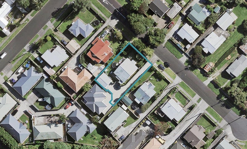 8 Waiari Road, Conifer Grove, Takanini - Carousel 1