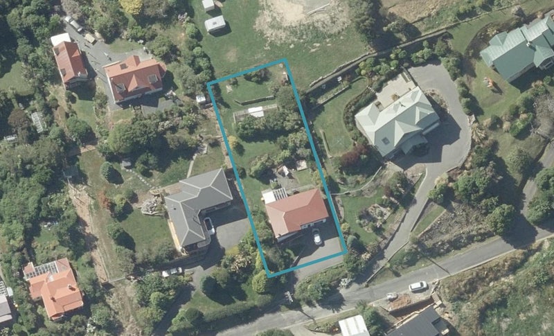 55 Kauri Street, Ravensbourne, Dunedin - Carousel 1