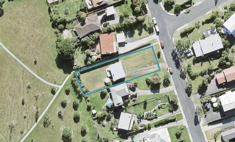 11 Everard Avenue, Army Bay, Whangaparaoa - Carousel 1