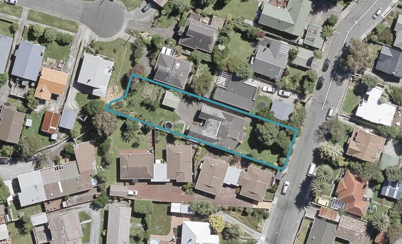 16 Hinemoa Street, Waiwhetu, Lower Hutt - Carousel 1