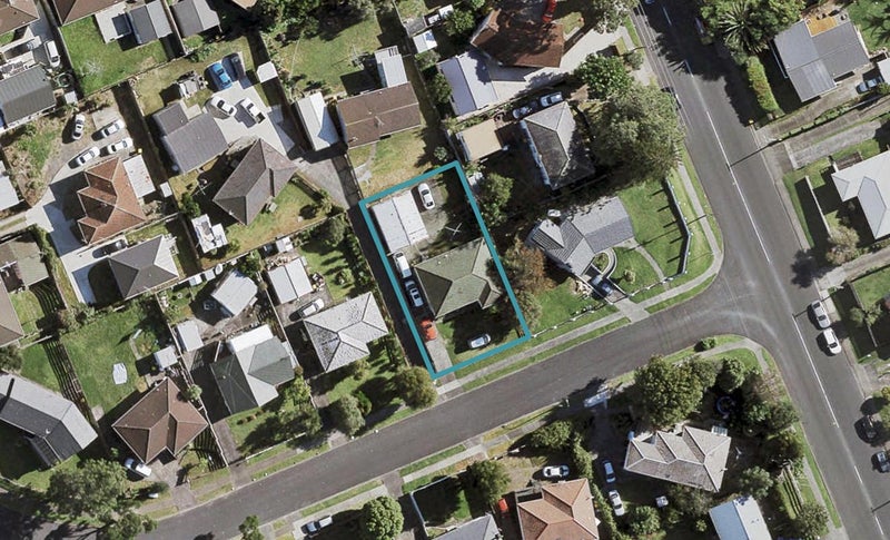 54 Hobart Crescent, Wattle Downs, Auckland - Carousel 1