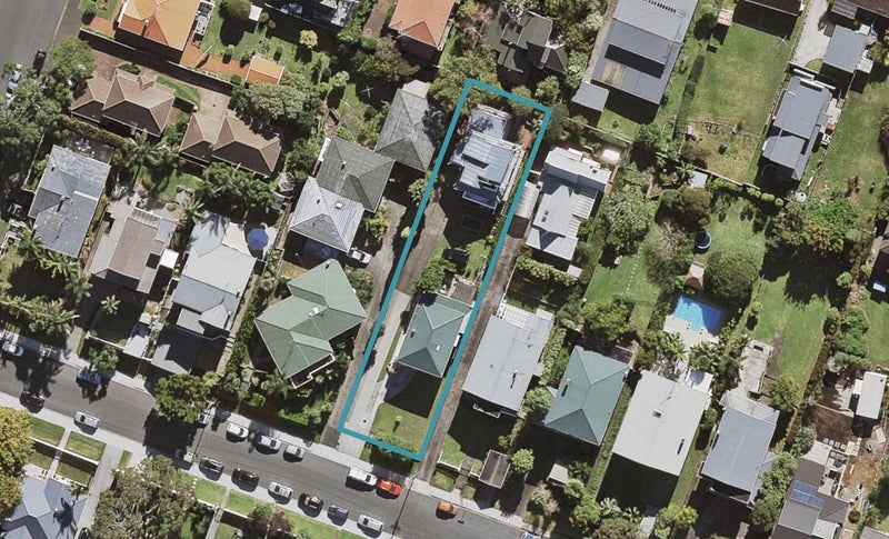 1/14 Belle Vue Avenue, Northcote Point, Auckland - Carousel 1