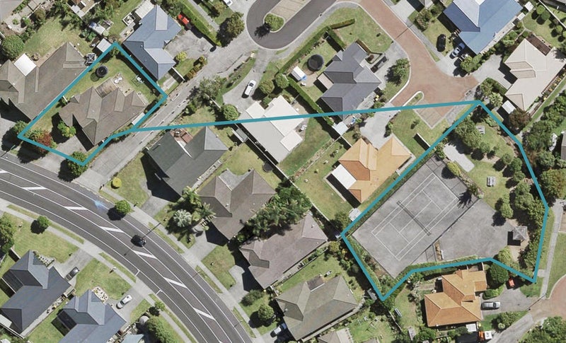 83 Summerland Drive, Henderson, Auckland - Carousel 1