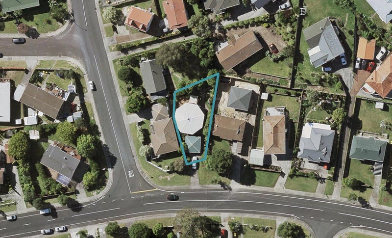 28A Trias Road, Totara Vale, Auckland - Carousel 1