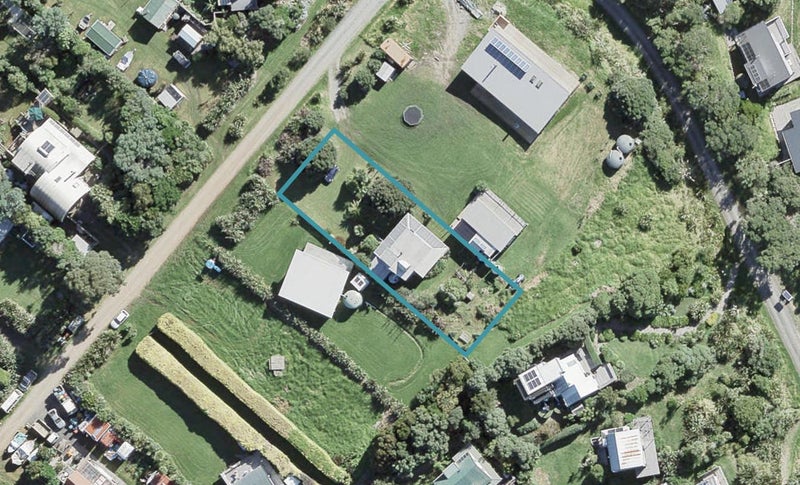 5 Ocean View Crescent, Rakino Island, Auckland - Carousel 1