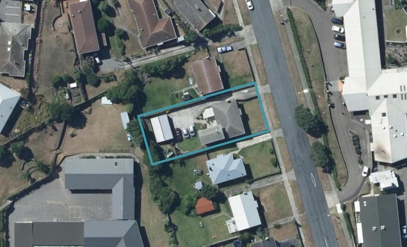 52 Te Pene Avenue, Titahi Bay, Porirua - Carousel 1