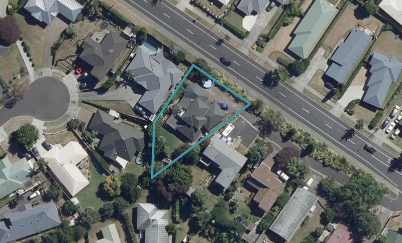 215 Newcastle Road, Grandview Heights, Hamilton - Carousel 1