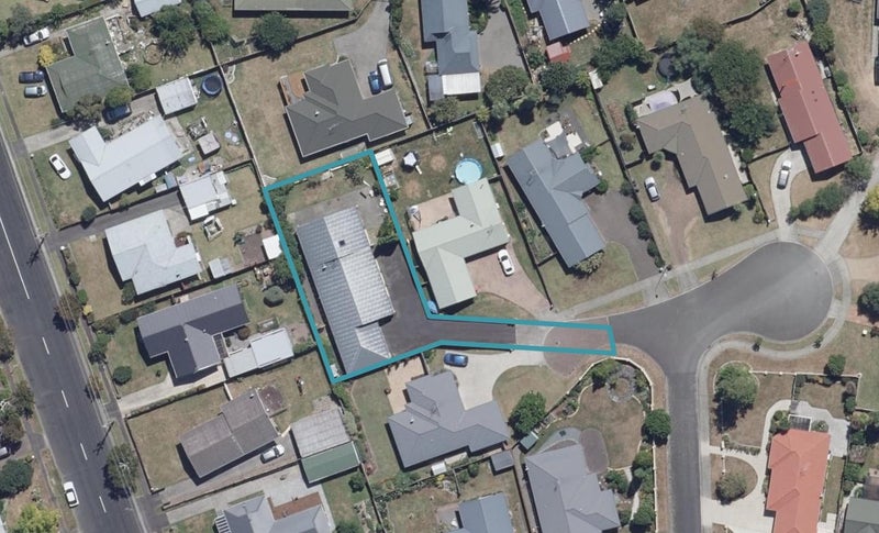 5 Aria Court, Fairview Downs, Hamilton - Carousel 1