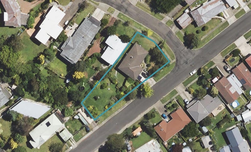 2 Sunvale Crescent, Whataupoko, Gisborne - Carousel 1