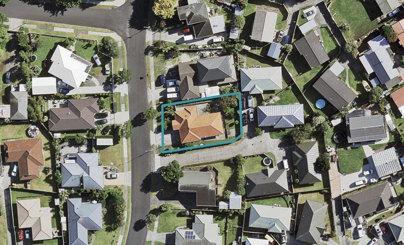 12 Bellville Drive, Clendon Park, Auckland - Carousel 1