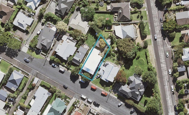 5 Rodney Road, Northcote Point, Auckland - Carousel 1