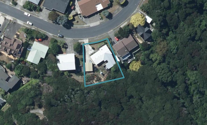18 Kinloch Place, Papakowhai, Porirua - Carousel 1