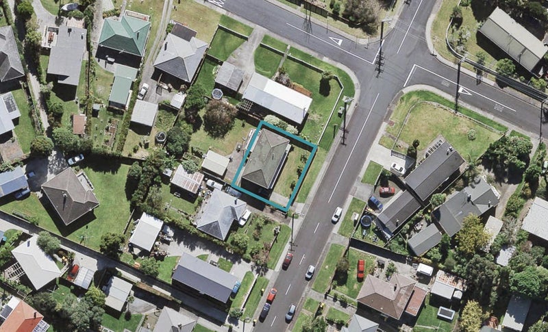 102A Tirimoana Road, Te Atatu South, Auckland - Carousel 1